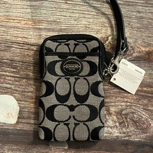 Coach Wristlet Black Black/White